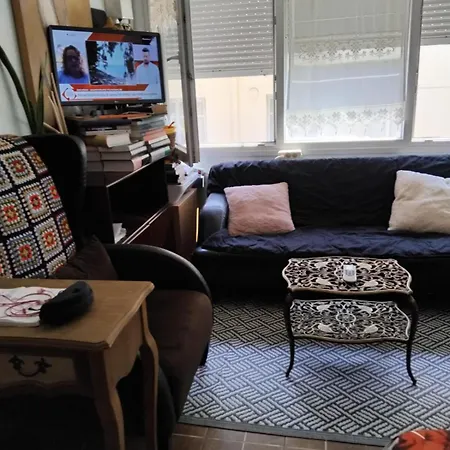 Ideal Location At The Heart Of Centre Apartment *