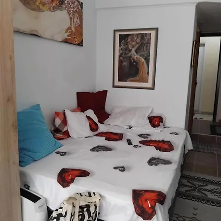Ideal Location At The Heart Of Centre Appartamento