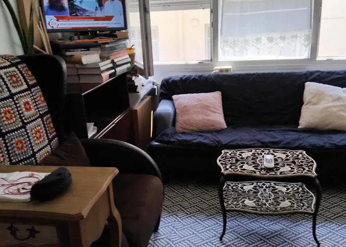 Ideal Location At The Heart Of Centre Apartment *